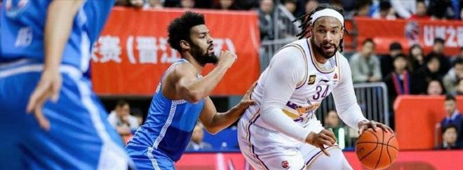 广东男篮三大重磅消息：奎因续约，徐杰冲击顶薪，周鹏新职务敲定