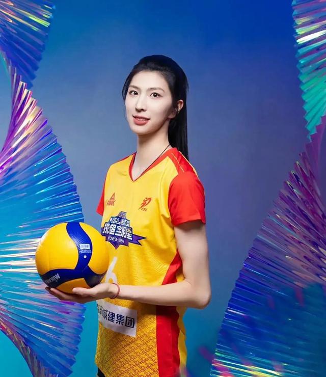 中国女排主攻线拉响警报：吴梦洁术后恢复漫长，亚锦赛只剩两条路