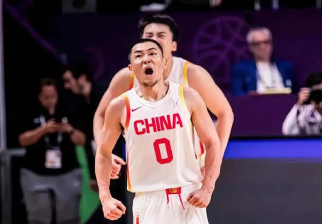 三连胜结束热身赛!中国男篮做出选择,召回胡明轩