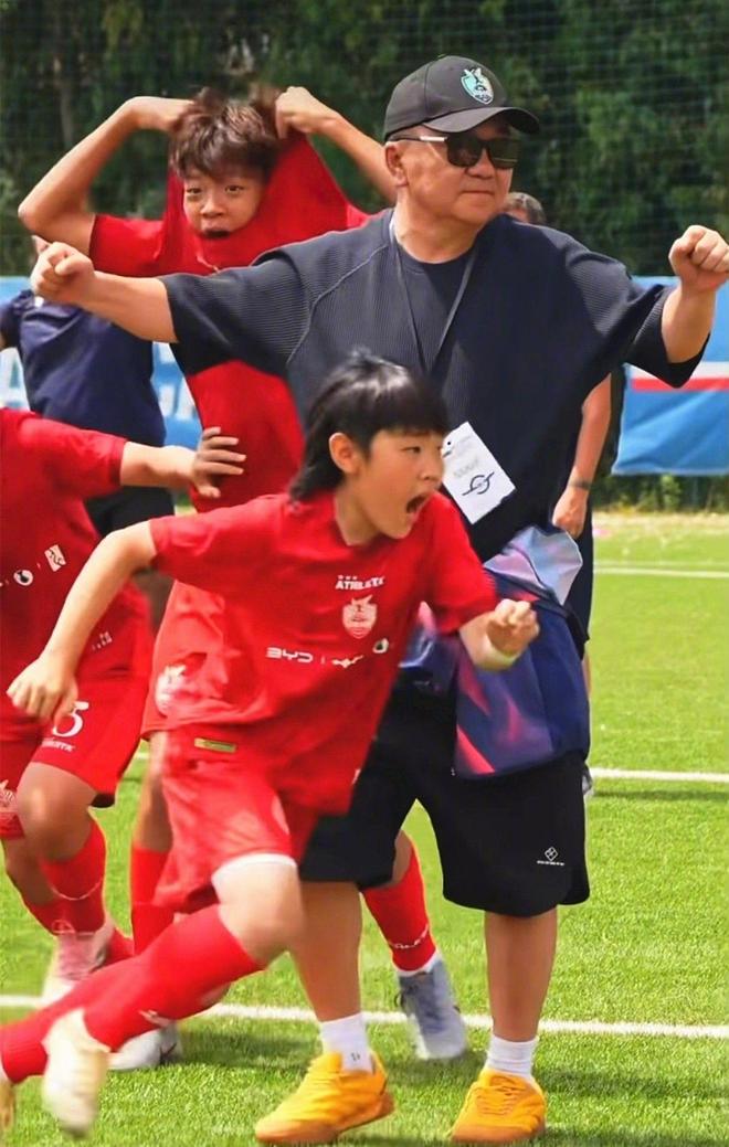 3岁换姑姑家,上小学又换大姨家,唐时达对那套西城房寸步不让,争的根本不是钱
